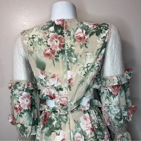 Floral print cutout long sleeve maxi dress with ruffle details - Picture 6 of 9